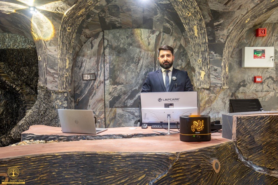 Hotel Shady Oaks How to Choose the Right Hotel in Srinagar Pictures